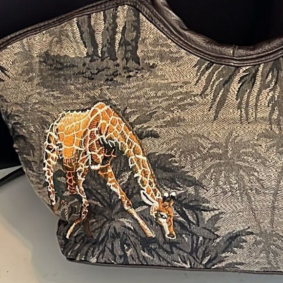 Bueno Embroidered Giraffe Purse with Handles and Strap - Picture 3 of 11